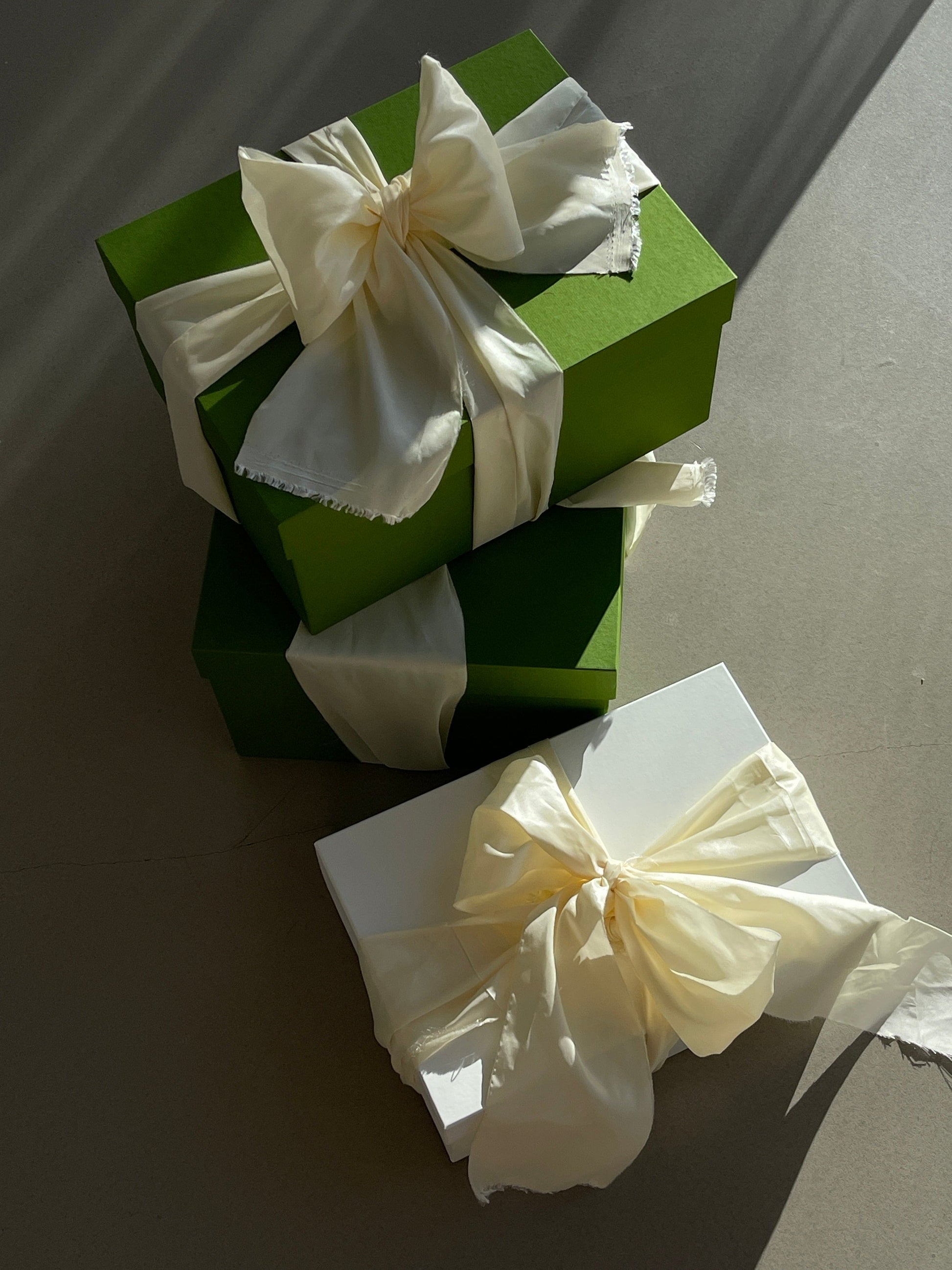 GIFT WRAPPING - JULIA SKERGETH