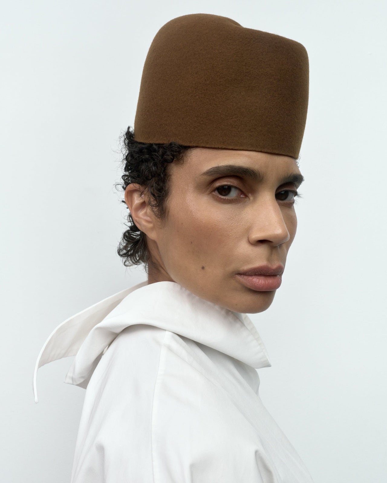 SKERGETH X EDARA The ICON HAT JULIA Amber Brown