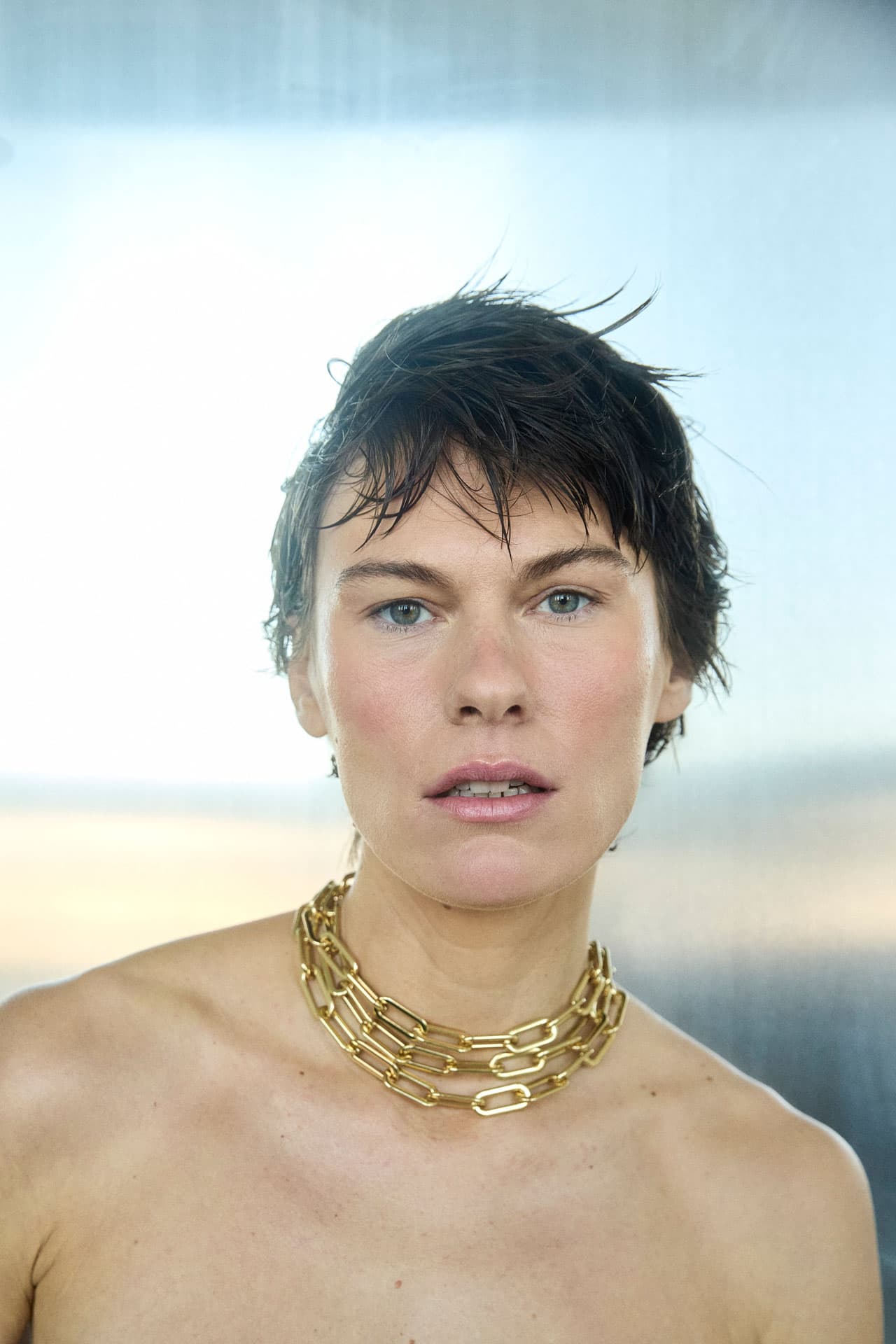 The LAYERED CHAIN NECKLACE Gold