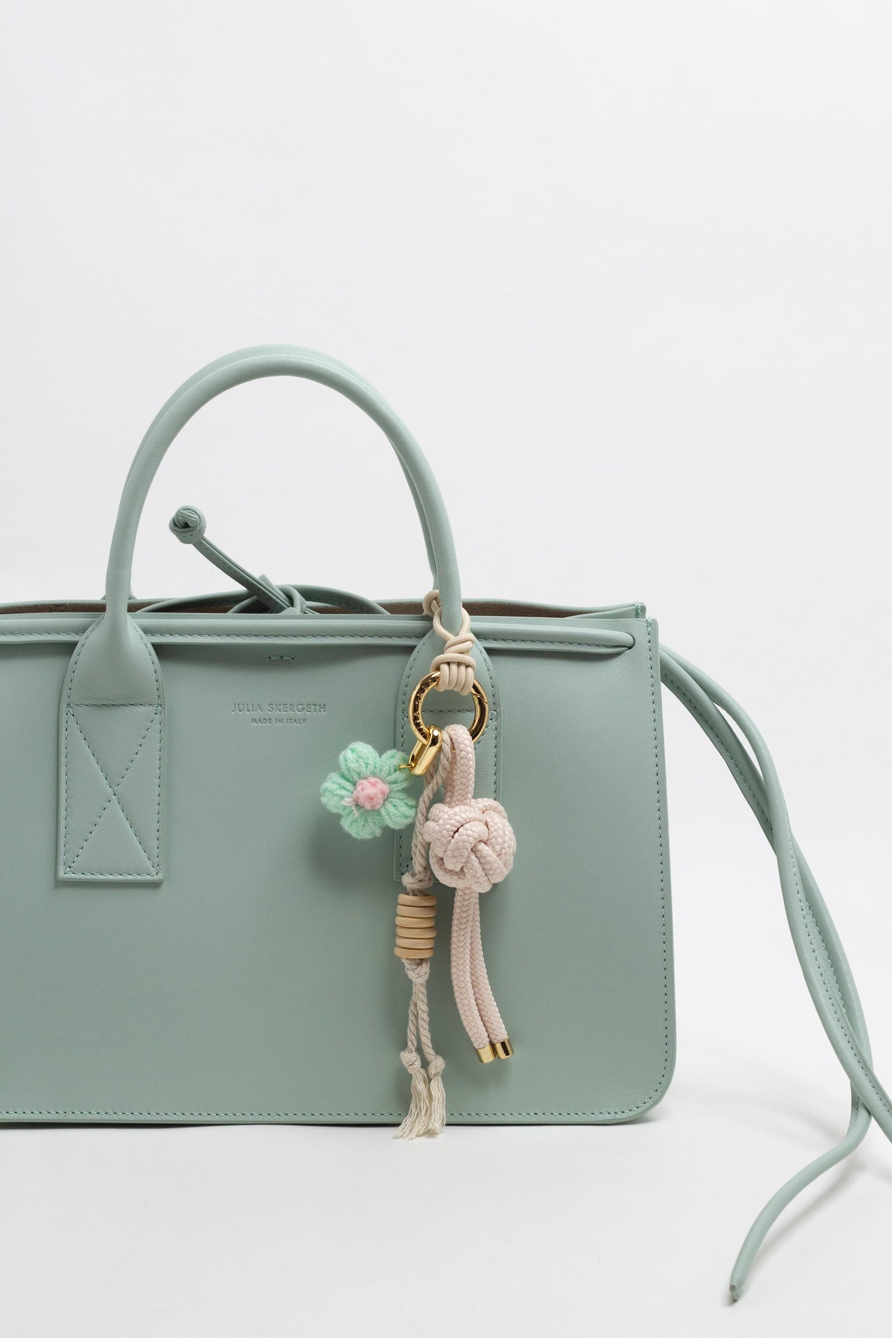 The KNOT CHARM Oat